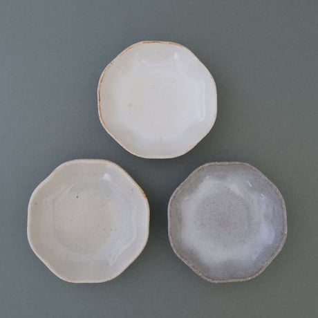 たくまポタリー／Takuma pottery「天塩皿 ひらひら」