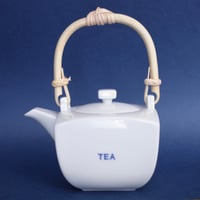 上出長右衛門窯／KUTANI CHOEMON「角急須（小）白TEA字」