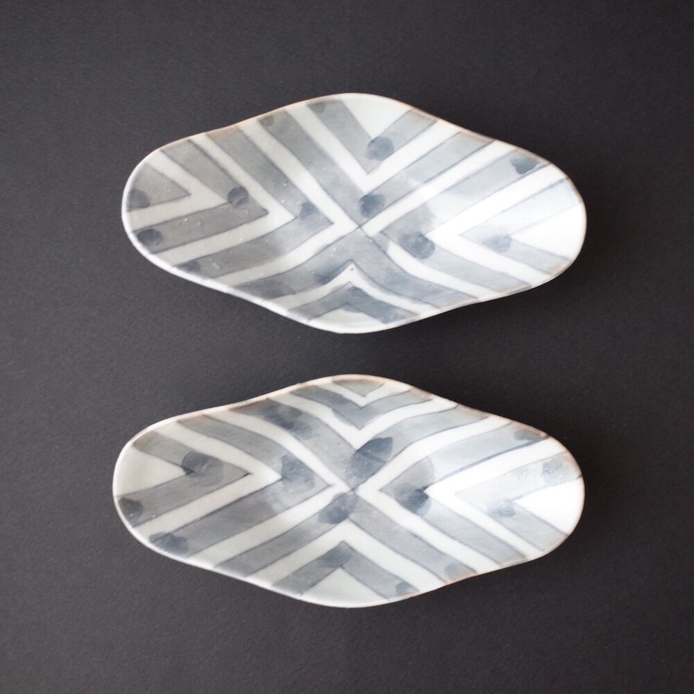 安齋新・厚子　白磁染付けふね皿 fit=scale-down,w=1200