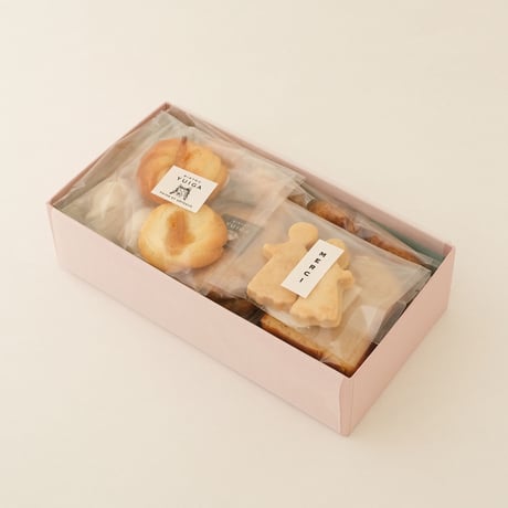 BISTRO YUIGA／ビストロユイガ「ピンクの箱のプティフール」