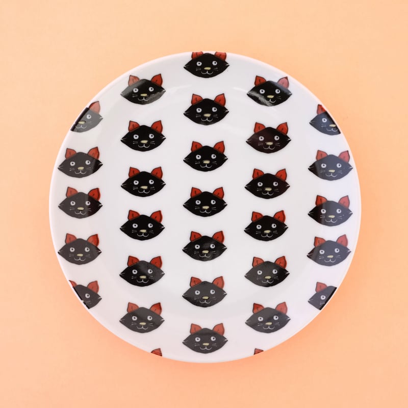 KUTANI SEAL「丸皿 黒猫／子猫整列」 | オトメの金沢 陳列室