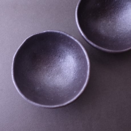 岩﨑晴彦／IWASAKI Haruhiko「小鉢 黒」