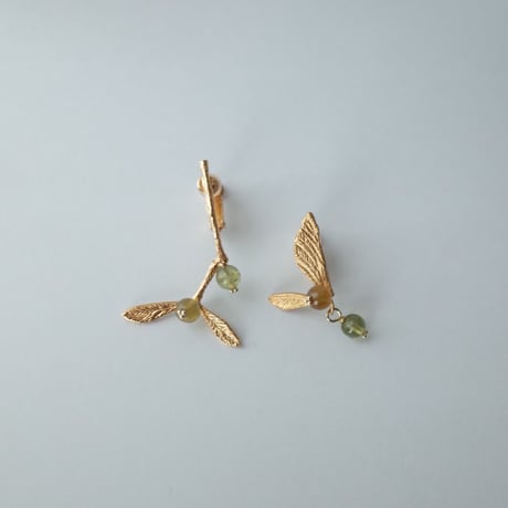 sasakihitomi／佐々木ひとみ「ヤドリギイヤリング／ピアス」