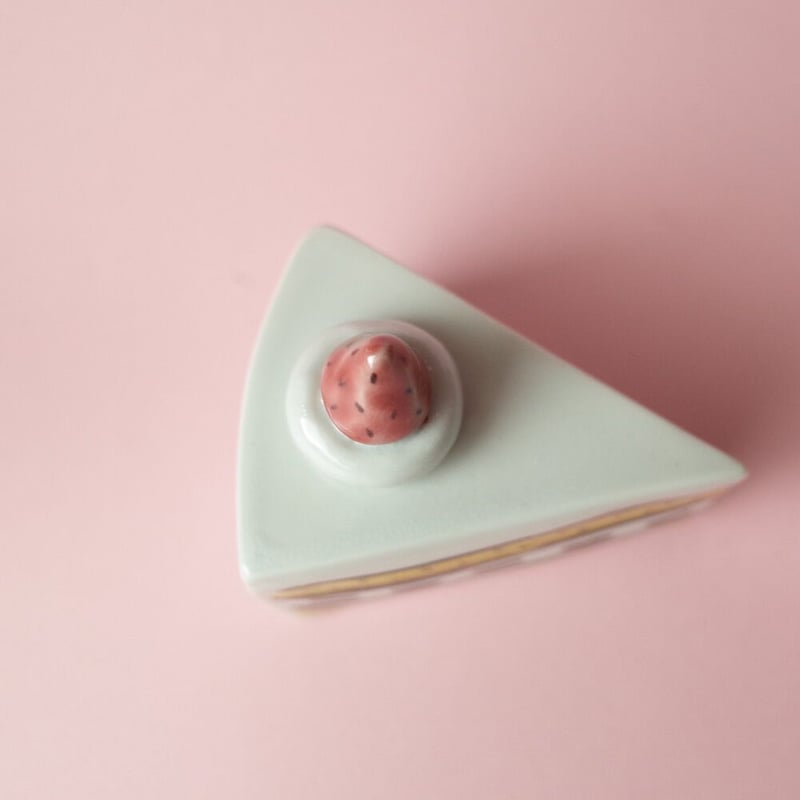 今江未央/IMAE Mio「九谷焼ショートケーキ」 | オトメの金沢 陳列室 今江未央/IMAE Mio「九谷焼ショートケーキ」 | オトメの金沢 陳列室