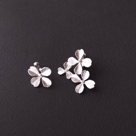 sasakihitomi／佐々木ひとみ「クローバーのイヤリング／ピアス」