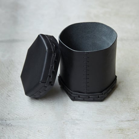 Eatable of Many Orders／エタブルオブメニーオーダーズ「Cylinder Leather Box Mini」