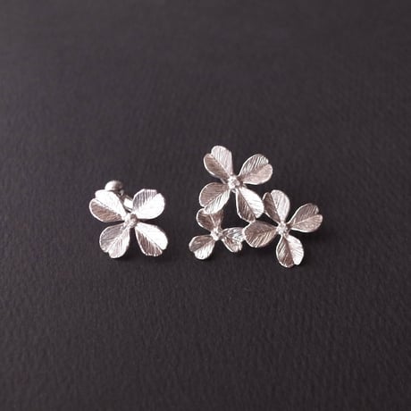 sasakihitomi／佐々木ひとみ「クローバーのイヤリング／ピアス」