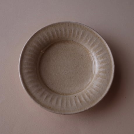 たくまポタリー／Takuma pottery「反り菊豆皿」
