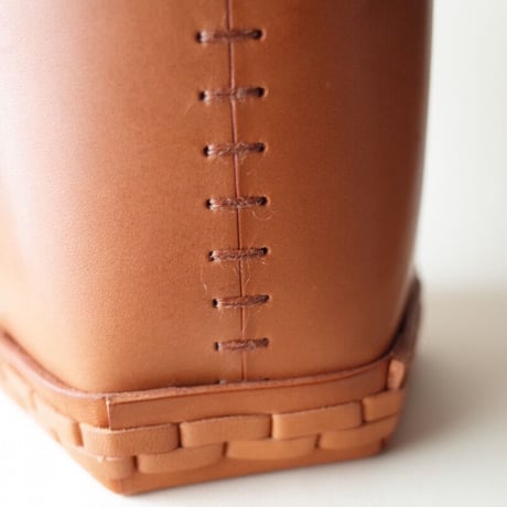 Eatable of Many Orders／エタブルオブメニーオーダーズ「Cylinder Leather Box Mini × 岩本清商店」