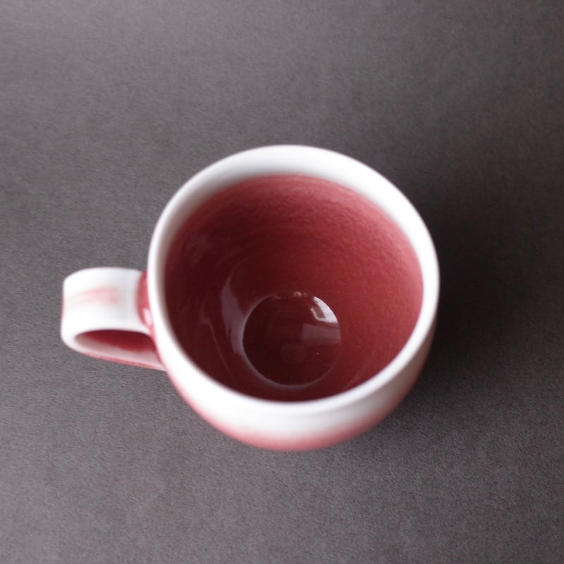 赤いマグカップ レグザ 鮮やかなカラーに挑戦！ 「RYOTA AOKI POTTERY」第8弾はRED