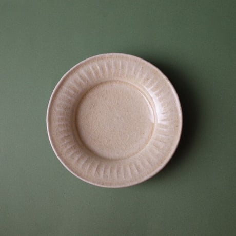 たくまポタリー／Takuma pottery「反り菊豆皿」