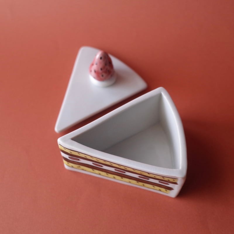 今江未央／IMAE Mio「九谷焼ショートケーキ 蓋物」 | オトメの金沢 陳列室