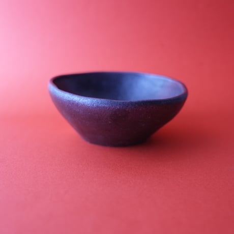 岩﨑晴彦／IWASAKI Haruhiko「小鉢 黒」