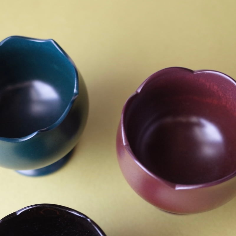 奥の麻衣子／OKUNO Maiko「脚付き花ぐいのみ」 | オトメの金沢 陳列室