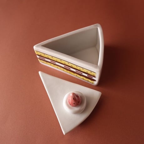 今江未央／IMAE Mio「九谷焼ショートケーキ 蓋物」