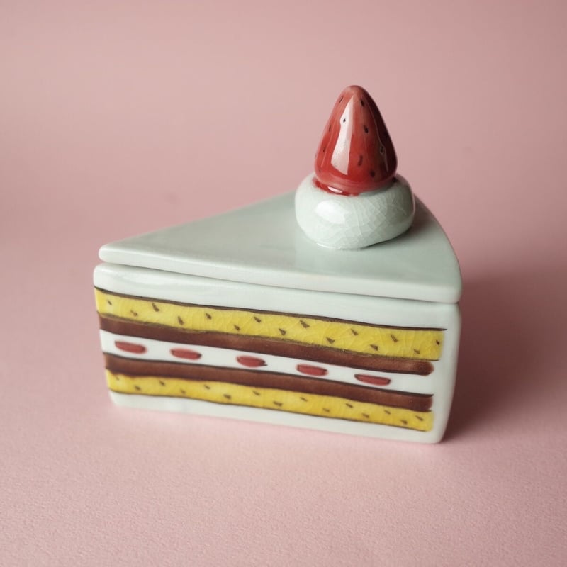 今江未央／IMAE Mio「九谷焼ショートケーキ 蓋物」 | オトメの金沢 陳列室