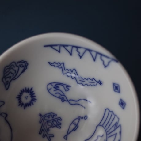 おでんよし坊／Oden Yoshibou「九谷焼チャリティおちょこ 魚介＋能登ステッカー」