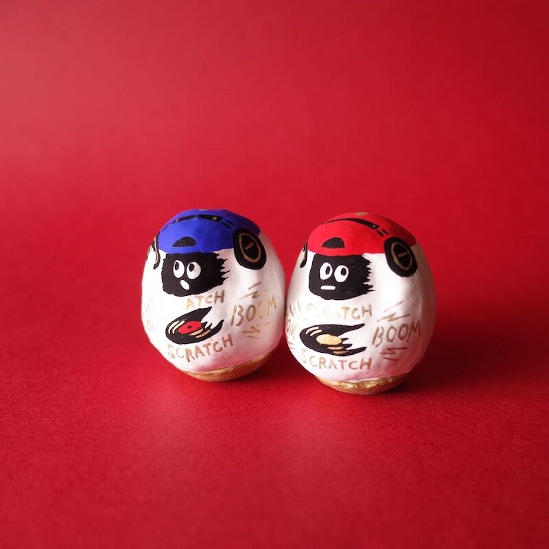 Norikazu Hatta「ミニだるま（DJ）」 | オトメの金沢 陳列室