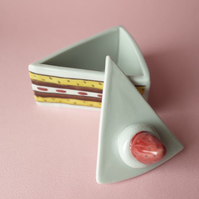 今江未央／IMAE Mio「九谷焼ショートケーキ 蓋物」 | オトメの金沢 陳列室