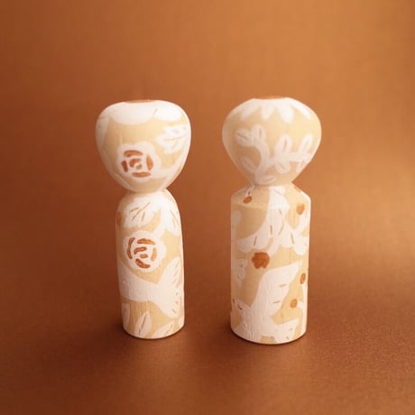岩本清商店 × おざわさよこ「花着るこけし2」