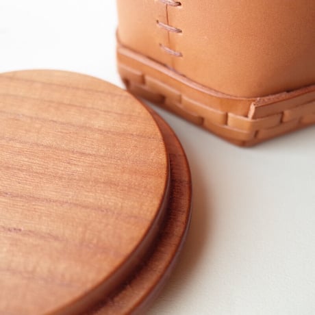 Eatable of Many Orders／エタブルオブメニーオーダーズ「Cylinder Leather Box Mini × 岩本清商店」