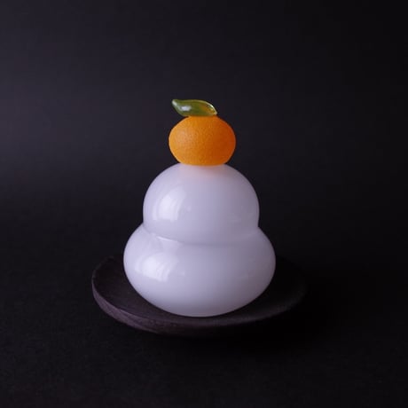 塩谷由佳乃／SHIOYA Yukano「ガラスの鏡餅（2023-2024）」