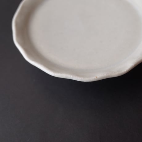たくまポタリー／Takuma pottery「４寸皿 コンポート やわグレー」