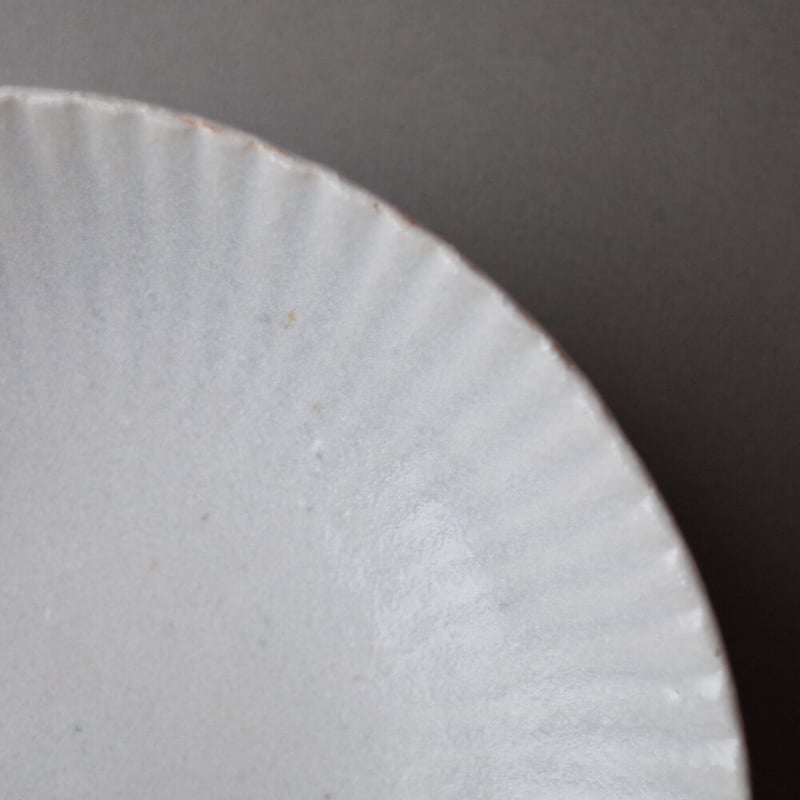 たくまポタリー／Takuma pottery「6寸皿 まる菊」 | オトメの