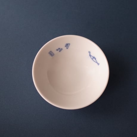 おでんよし坊／Oden Yoshibou「九谷焼チャリティおちょこ 魚介＋能登ステッカー」