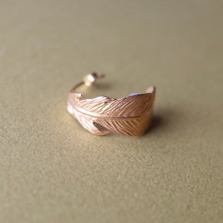 sasakihitomi／佐々木ひとみ「とりのハネピアス gold」