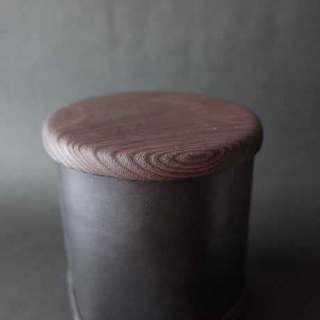 Eatable of Many Orders／エタブルオブメニーオーダーズ「Cylinder Leather Box Mini × 岩本清商店」