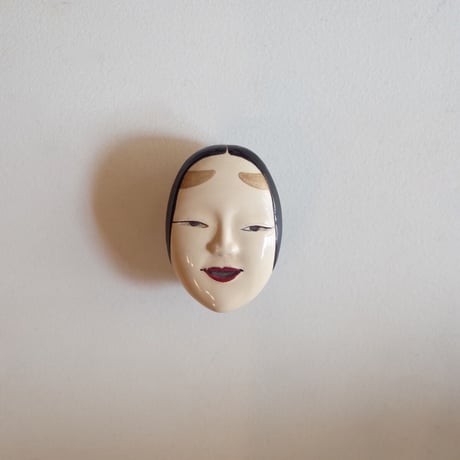 岩本清商店／IWAMOTO Kiyoshi Shouten「帯留 小面」