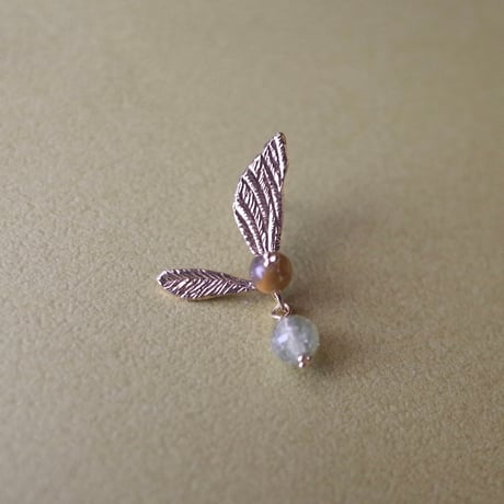 sasakihitomi／佐々木ひとみ「ヤドリギイヤリング／ピアス」