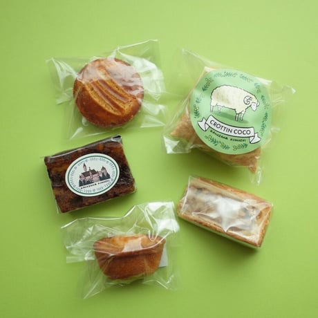 金沢小町／Kanazawa Komachi「欧風菓子 布貼り箱入り 小」