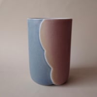 招き猫　右手上げ立ち招き猫陶器製大小　山崎清孝作品　新品長期保存品 新年に似合う、表情豊かな招き猫コレクション！/ 山崎清孝氏の朗らかな