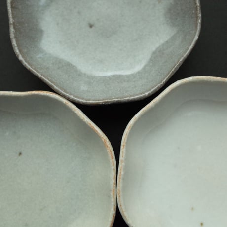たくまポタリー／Takuma pottery「天塩皿 ひらひら」