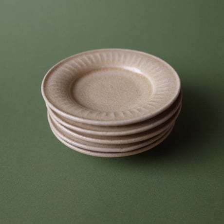 たくまポタリー／Takuma pottery「反り菊豆皿」