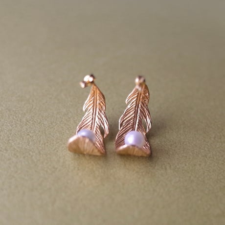sasakihitomi／佐々木ひとみ「とりのハネピアス gold」