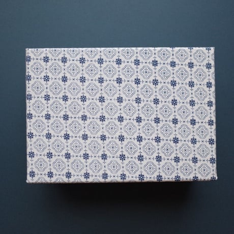 金沢小町／Kanazawa Komachi「欧風菓子 布貼り箱入り 小」