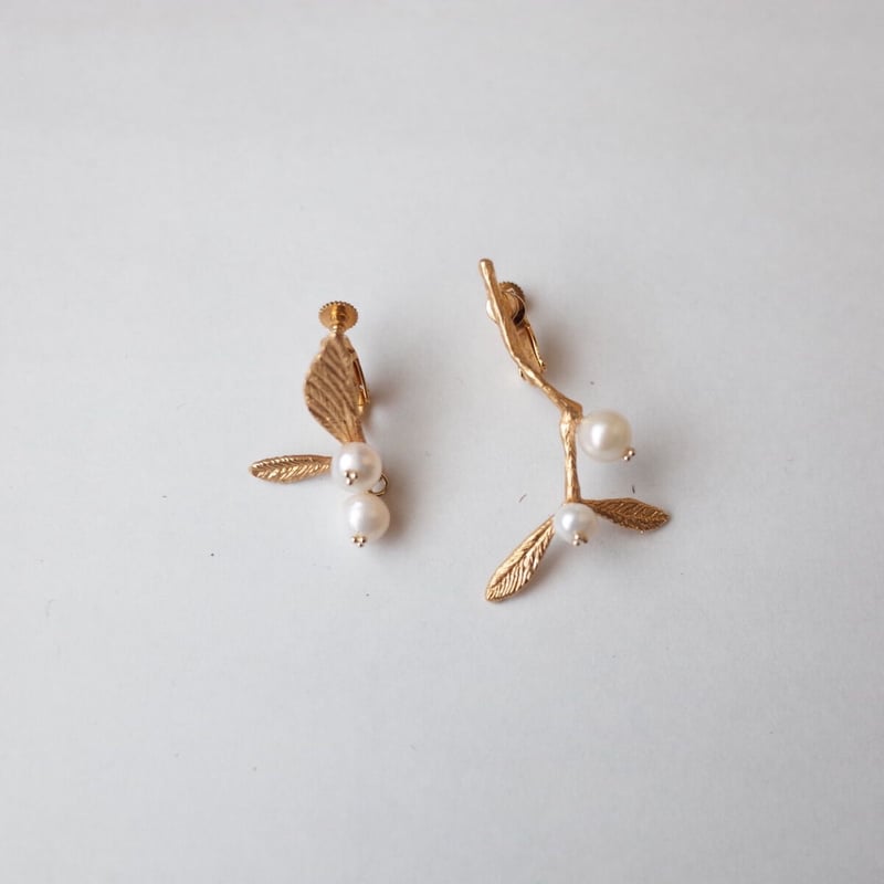 sasakihitomi／佐々木ひとみ「ヤドリギイヤリング／ピアス」 | オトメ