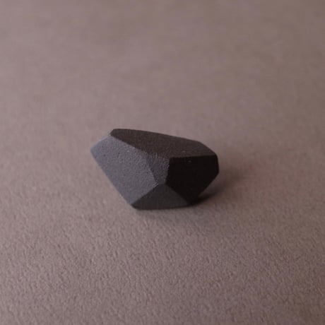 山田睦美／YAMADA Mutsumi「珠洲焼 片耳ピアス」