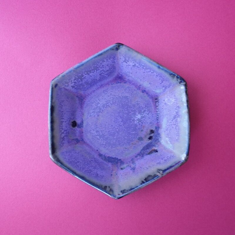 結城 彩／YUKI Aya「六角小皿 紫」 | オトメの金沢 陳列室