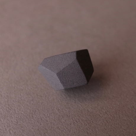 山田睦美／YAMADA Mutsumi「珠洲焼 片耳ピアス」
