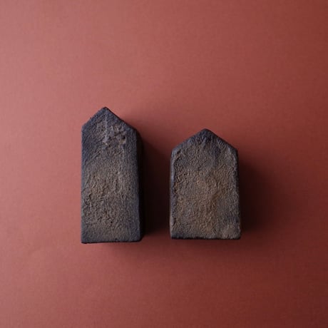 伊能一三／INO Ichizoo「へいわののりもののおそなえもの 小 家型」