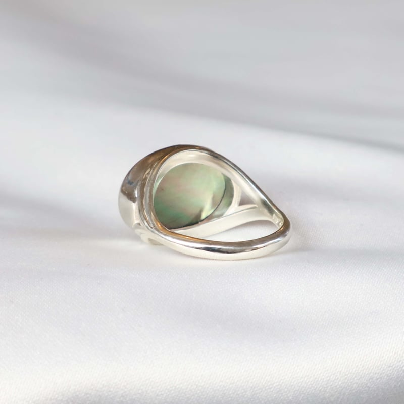 Black shell × Quartz Ring | AYA KIYOSHIMA JEWELRY