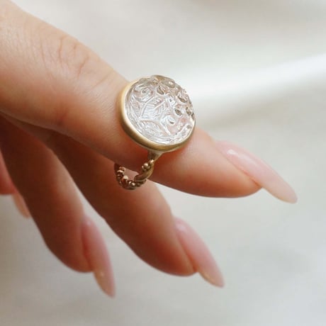 Carving Whitetopaz Ring