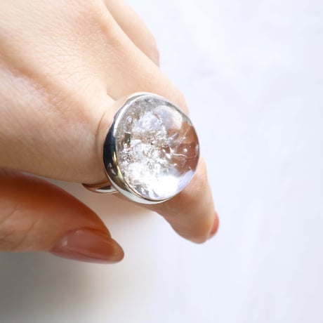 Mica in Quartz Ring