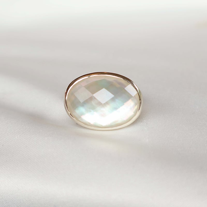 White Shell × Quartz Ring | AYA KIYOSHIMA JEWELRY