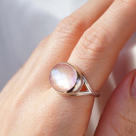Pink shell × Quartz Ring
