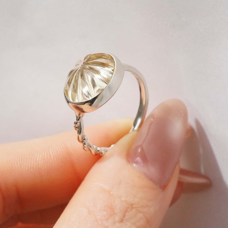 Carving Citrine Ring | AYA KIYOSHIMA JEWELRY Carving Citrine Ring | AYA KIYOSHIMA JEWELRY